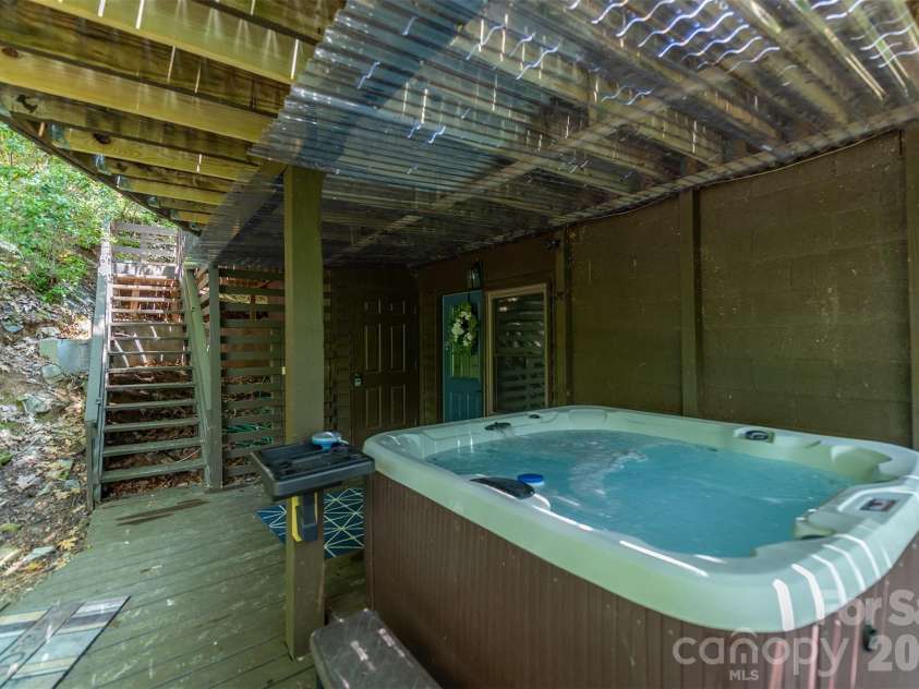 20 Gardenside Road, Mars Hill, NC 28754.  MLS# CAR4436175, YatesRealty ID 58157. 
