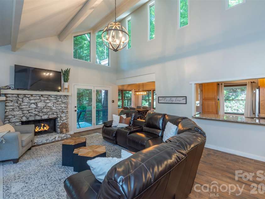 20 Gardenside Road, Mars Hill, NC 28754.  MLS# CAR4436175, YatesRealty ID 58157. 