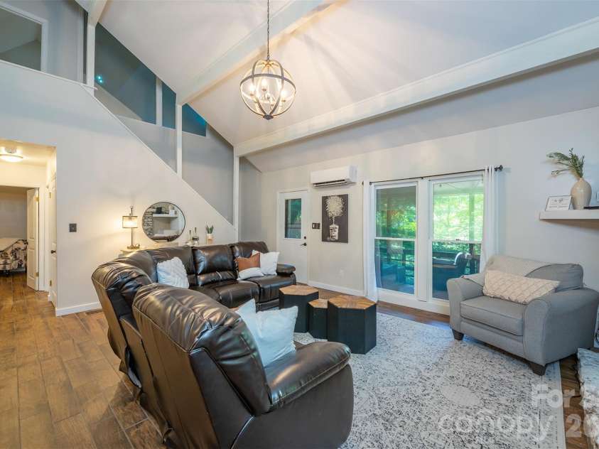 20 Gardenside Road, Mars Hill, NC 28754.  MLS# CAR4436175, YatesRealty ID 58157. 