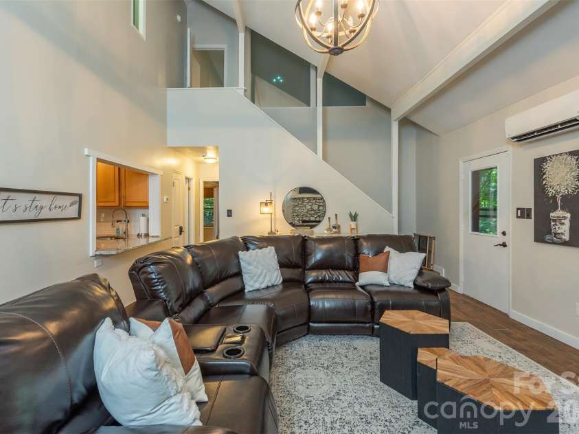 20 Gardenside Road, Mars Hill, NC 28754.  MLS# CAR4436175, YatesRealty ID 58157. 