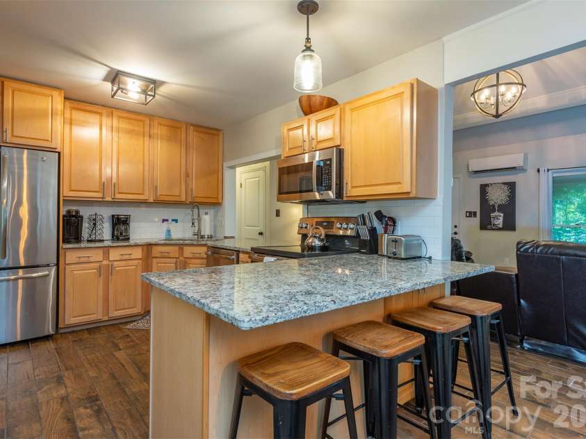 20 Gardenside Road, Mars Hill, NC 28754.  MLS# CAR4436175, YatesRealty ID 58157. 