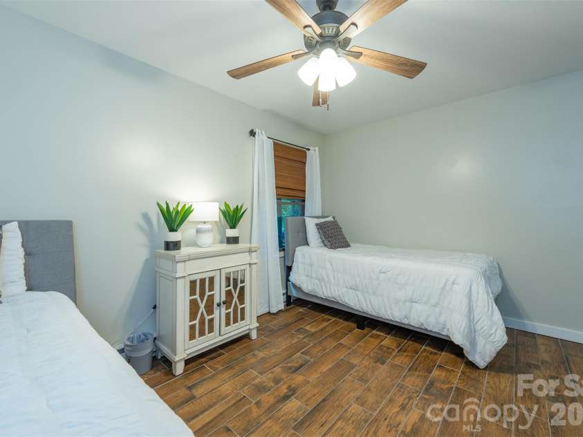 20 Gardenside Road, Mars Hill, NC 28754.  MLS# CAR4436175, YatesRealty ID 58157. 