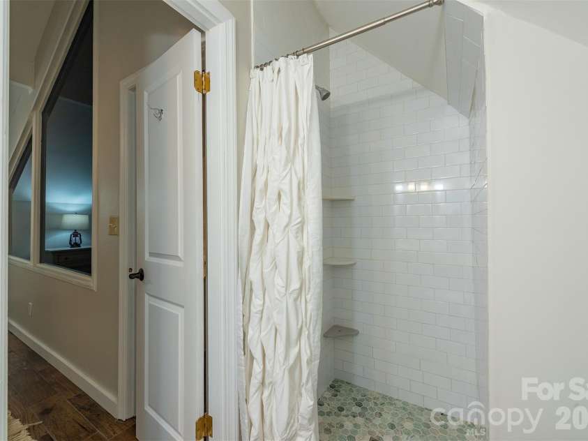 20 Gardenside Road, Mars Hill, NC 28754.  MLS# CAR4436175, YatesRealty ID 58157. 