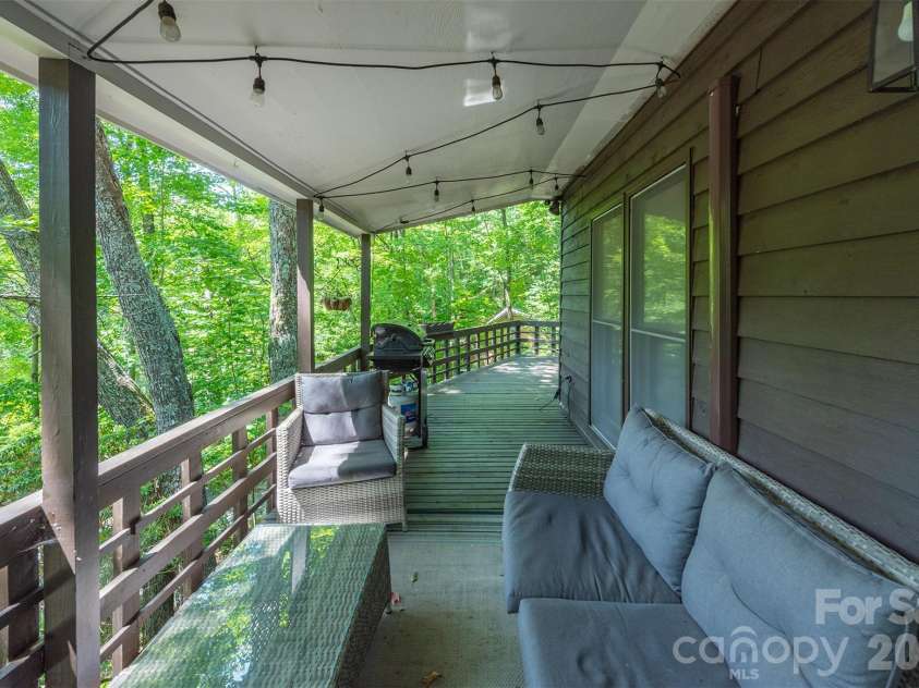 20 Gardenside Road, Mars Hill, NC 28754.  MLS# CAR4436175, YatesRealty ID 58157. 