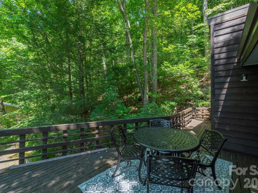 20 Gardenside Road, Mars Hill, NC 28754.  MLS# CAR4436175, YatesRealty ID 58157. 