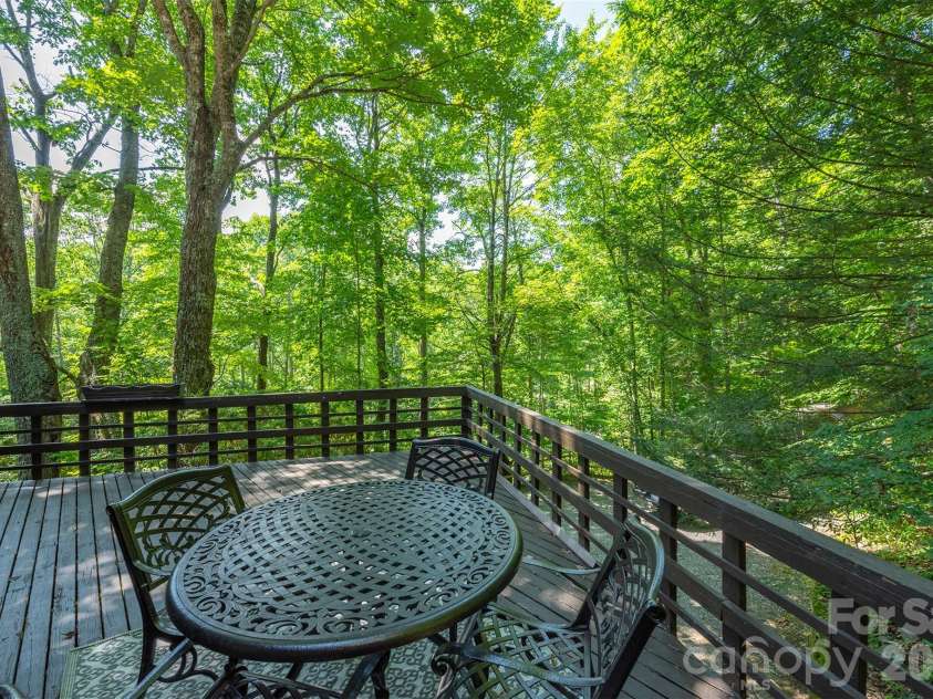 20 Gardenside Road, Mars Hill, NC 28754.  MLS# CAR4436175, YatesRealty ID 58157. 