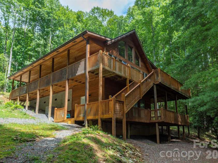 32 Thrash Lane, Mars Hill, NC 28754.  MLS# CAR4436157, YatesRealty ID 58158. 