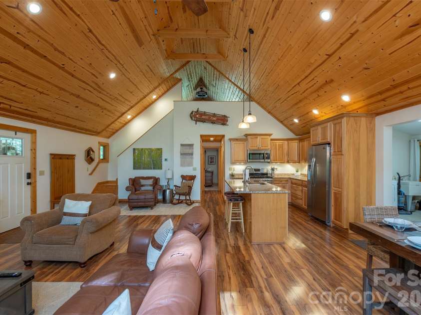 32 Thrash Lane, Mars Hill, NC 28754.  MLS# CAR4436157, YatesRealty ID 58158. 