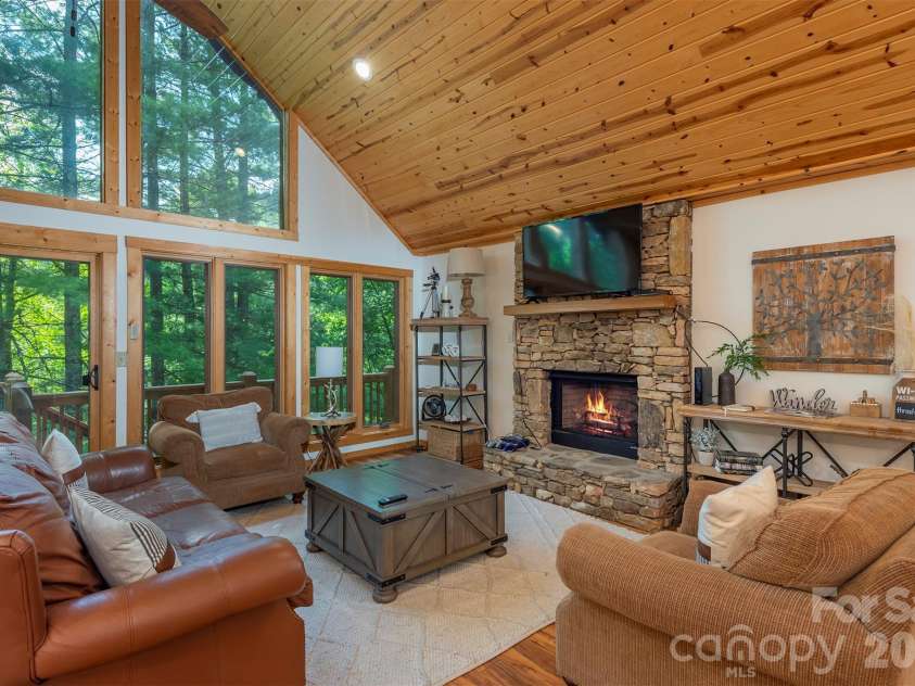 32 Thrash Lane, Mars Hill, NC 28754.  MLS# CAR4436157, YatesRealty ID 58158. 
