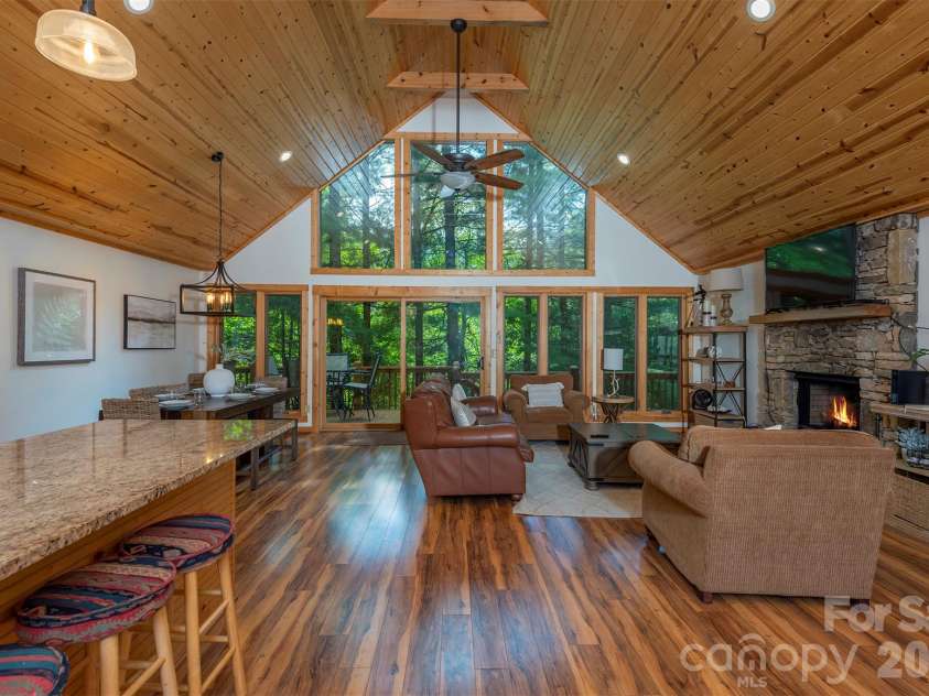 32 Thrash Lane, Mars Hill, NC 28754.  MLS# CAR4436157, YatesRealty ID 58158. 