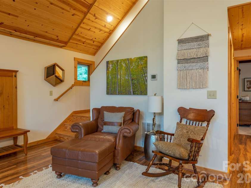 32 Thrash Lane, Mars Hill, NC 28754.  MLS# CAR4436157, YatesRealty ID 58158. 