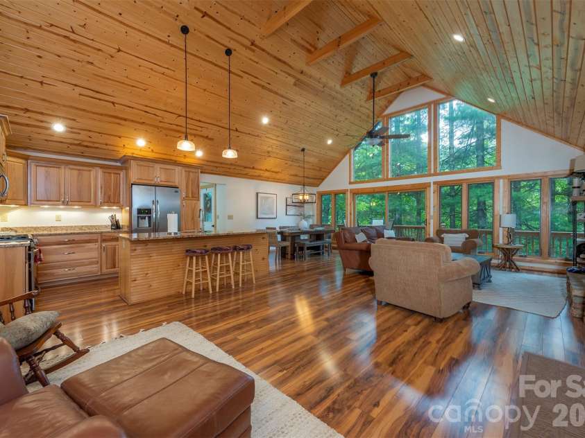 32 Thrash Lane, Mars Hill, NC 28754.  MLS# CAR4436157, YatesRealty ID 58158. 