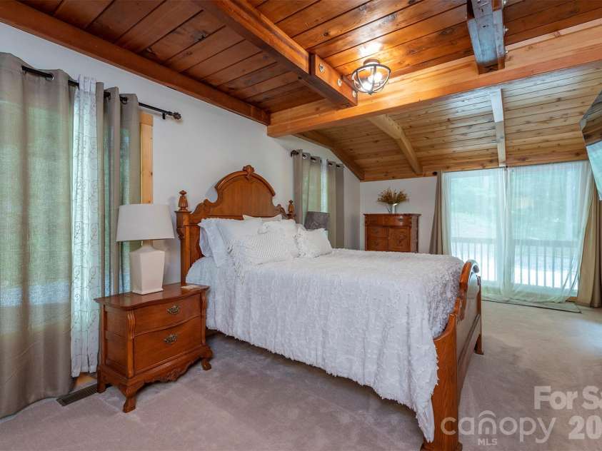 32 Thrash Lane, Mars Hill, NC 28754.  MLS# CAR4436157, YatesRealty ID 58158. 