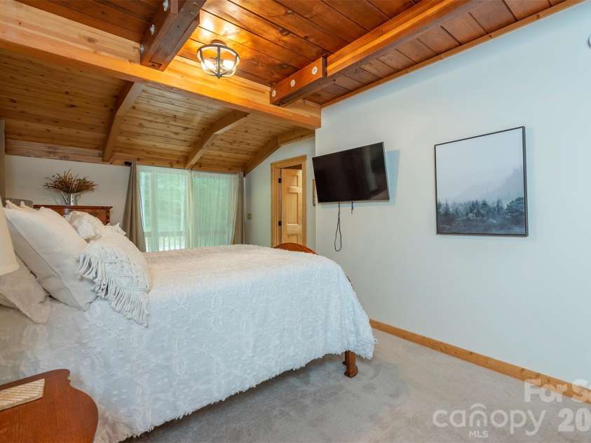 32 Thrash Lane, Mars Hill, NC 28754.  MLS# CAR4436157, YatesRealty ID 58158. 