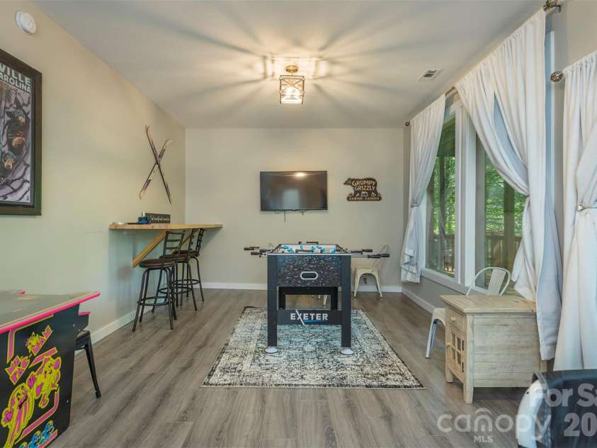 32 Thrash Lane, Mars Hill, NC 28754.  MLS# CAR4436157, YatesRealty ID 58158. 
