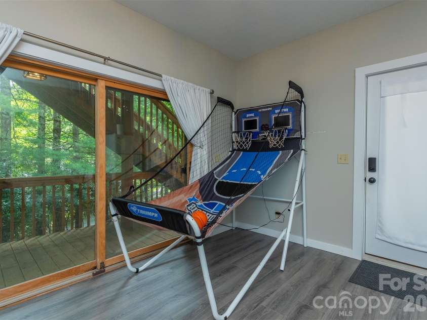 32 Thrash Lane, Mars Hill, NC 28754.  MLS# CAR4436157, YatesRealty ID 58158. 