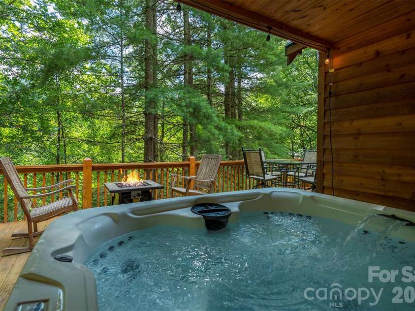 32 Thrash Lane, Mars Hill, NC 28754.  MLS# CAR4436157, YatesRealty ID 58158. 