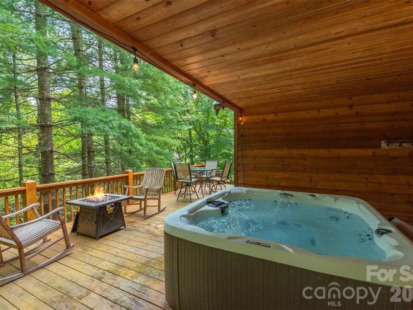 32 Thrash Lane, Mars Hill, NC 28754.  MLS# CAR4436157, YatesRealty ID 58158. 