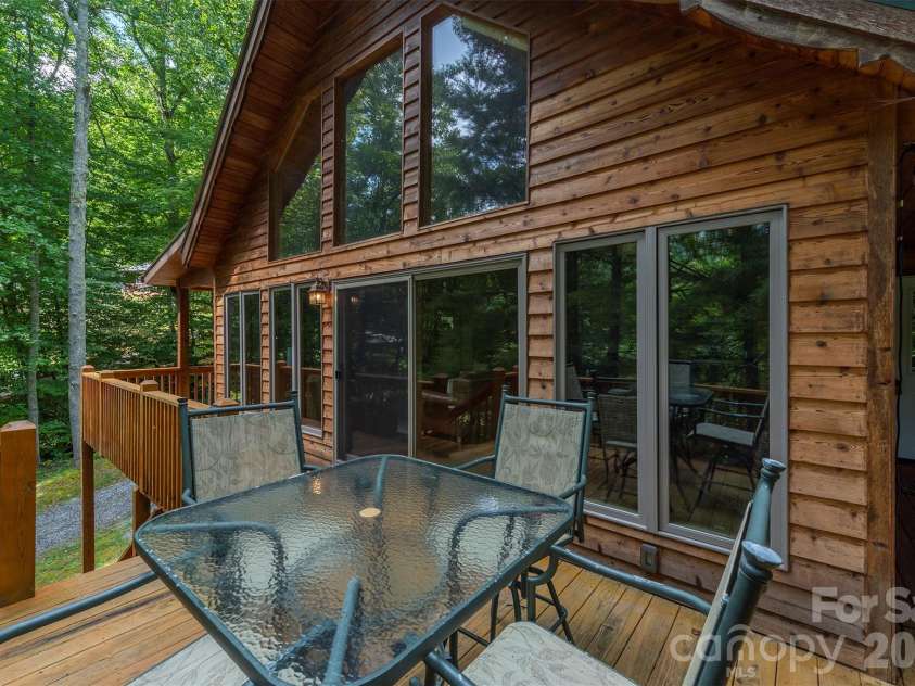 32 Thrash Lane, Mars Hill, NC 28754.  MLS# CAR4436157, YatesRealty ID 58158. 