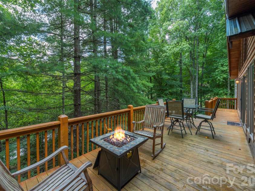 32 Thrash Lane, Mars Hill, NC 28754.  MLS# CAR4436157, YatesRealty ID 58158. 