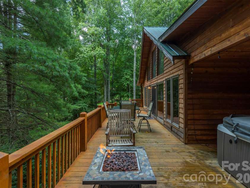32 Thrash Lane, Mars Hill, NC 28754.  MLS# CAR4436157, YatesRealty ID 58158. 