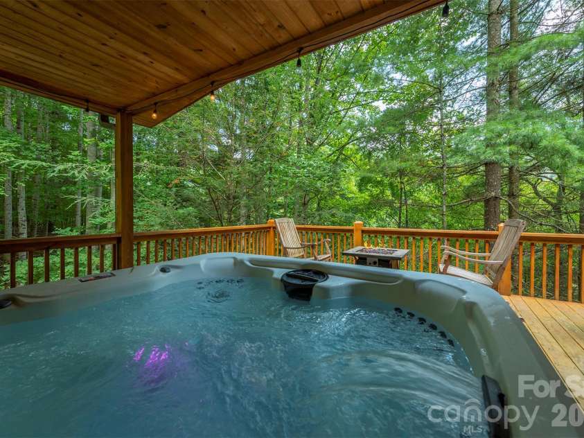 32 Thrash Lane, Mars Hill, NC 28754.  MLS# CAR4436157, YatesRealty ID 58158. 