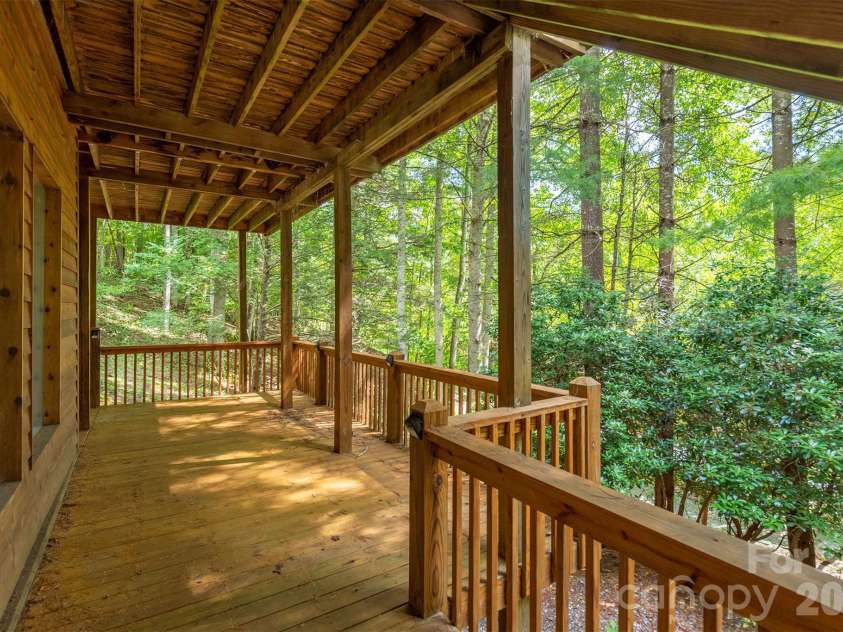 32 Thrash Lane, Mars Hill, NC 28754.  MLS# CAR4436157, YatesRealty ID 58158. 