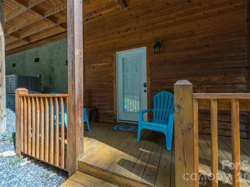 32 Thrash Lane, Mars Hill, NC 28754.  MLS# CAR4436157, YatesRealty ID 58158. 