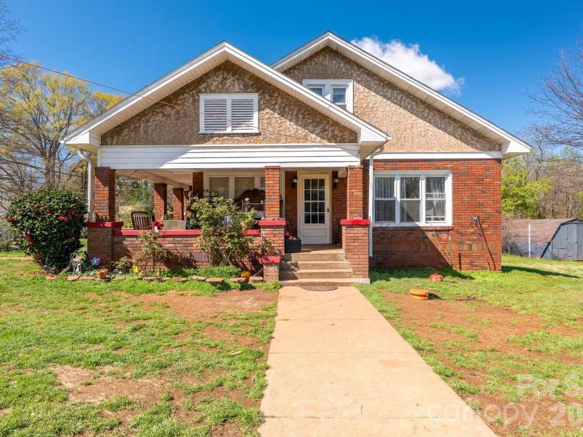 218 28th Street, Newton, NC 28658.  MLS# CAR4357598, YatesRealty ID 5816. 