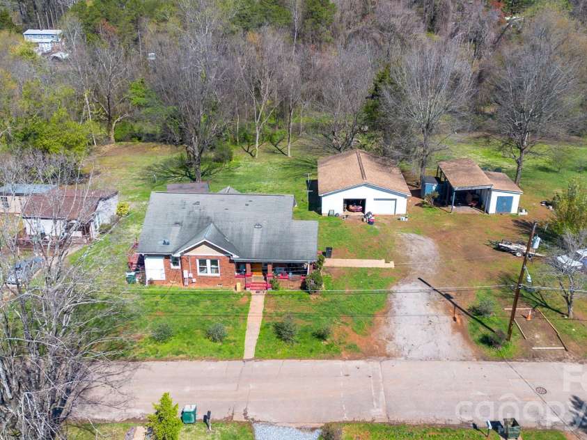 218 28th Street, Newton, NC 28658.  MLS# CAR4357598, YatesRealty ID 5816. 