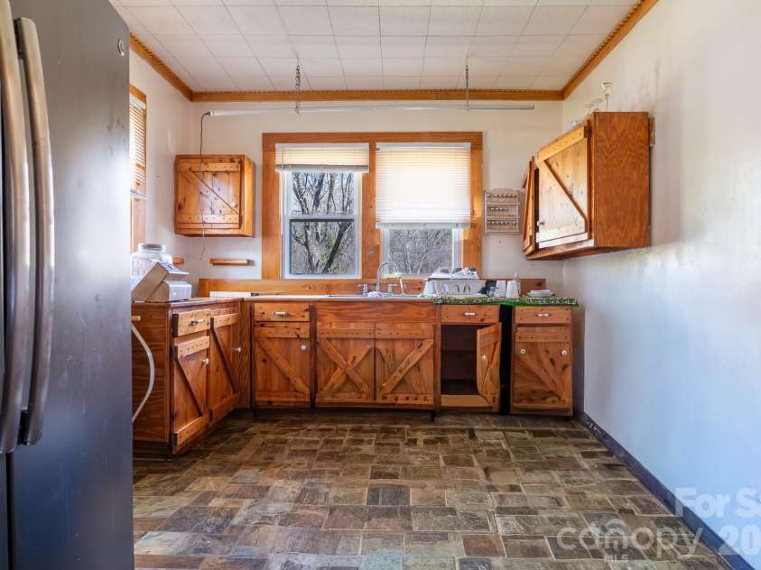 218 28th Street, Newton, NC 28658.  MLS# CAR4357598, YatesRealty ID 5816. 