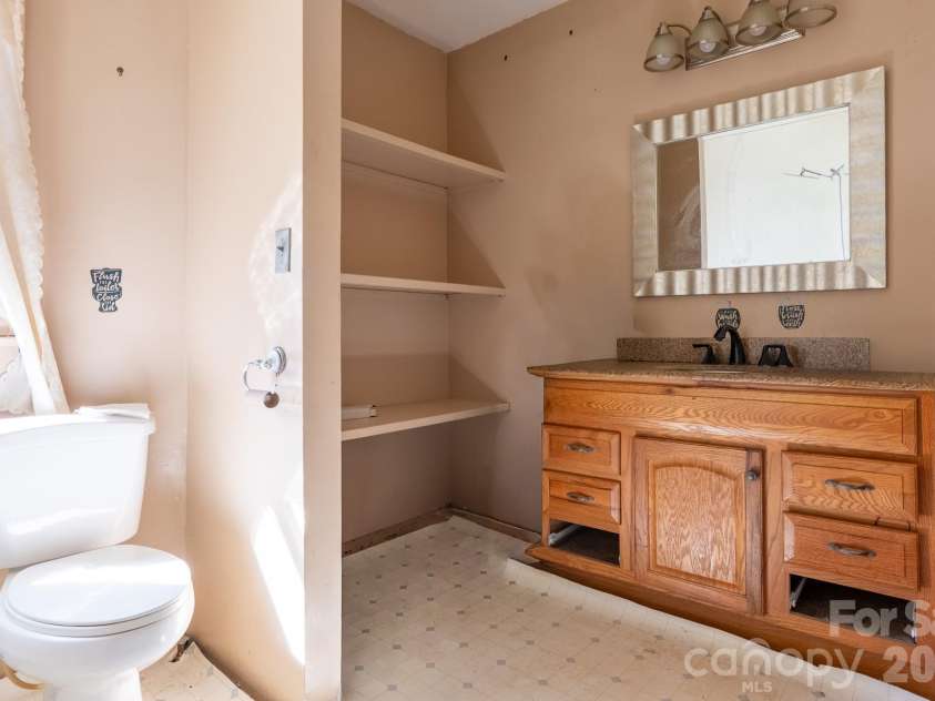 218 28th Street, Newton, NC 28658.  MLS# CAR4357598, YatesRealty ID 5816. 