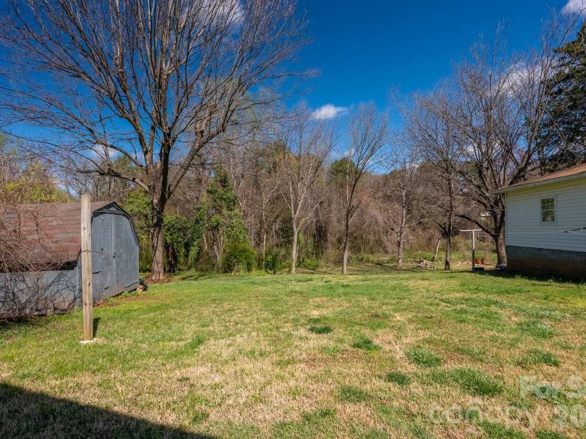 218 28th Street, Newton, NC 28658.  MLS# CAR4357598, YatesRealty ID 5816. 