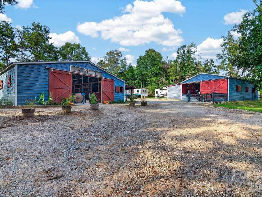 8731 Faires Road, Charlotte, NC 28215.  MLS# CAR4430963, YatesRealty ID 58160. 