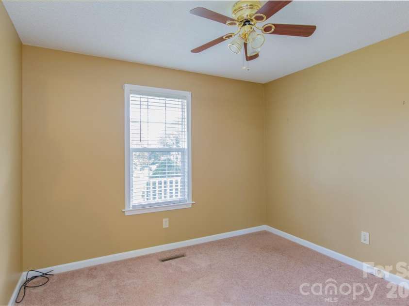 124 Pepperstone Place, Mocksville, NC 27028.  MLS# CAR4437268, YatesRealty ID 58166. 