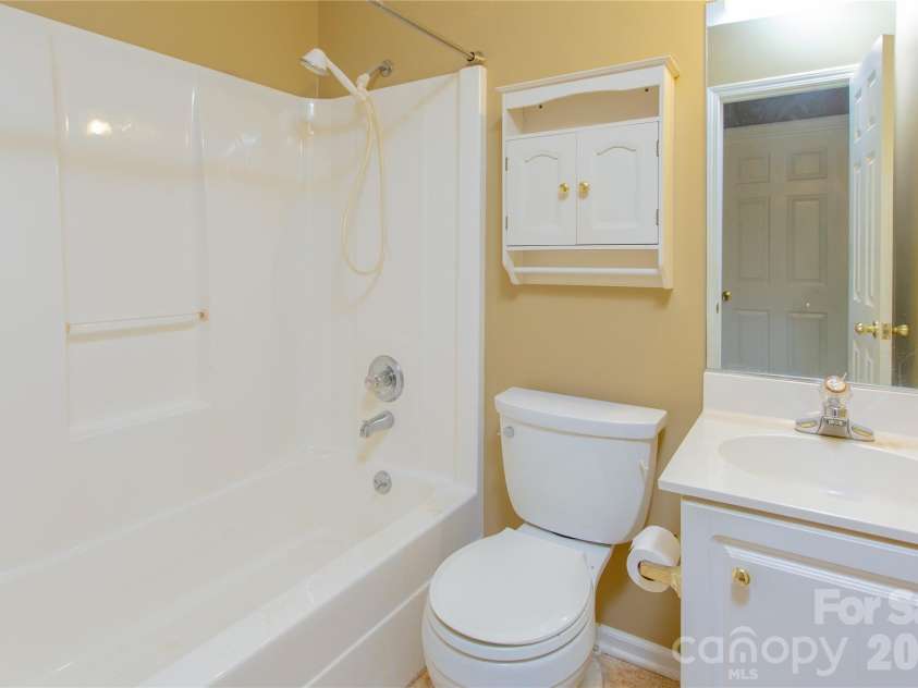 124 Pepperstone Place, Mocksville, NC 27028.  MLS# CAR4437268, YatesRealty ID 58166. 