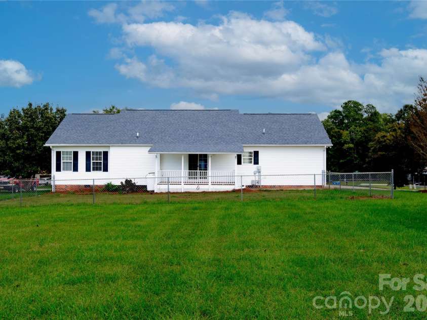 124 Pepperstone Place, Mocksville, NC 27028.  MLS# CAR4437268, YatesRealty ID 58166. 