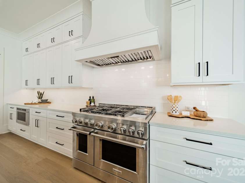 19032 Newburg Hill Road, Davidson, NC 28036.  MLS# CAR4320711, YatesRealty ID 5817. 