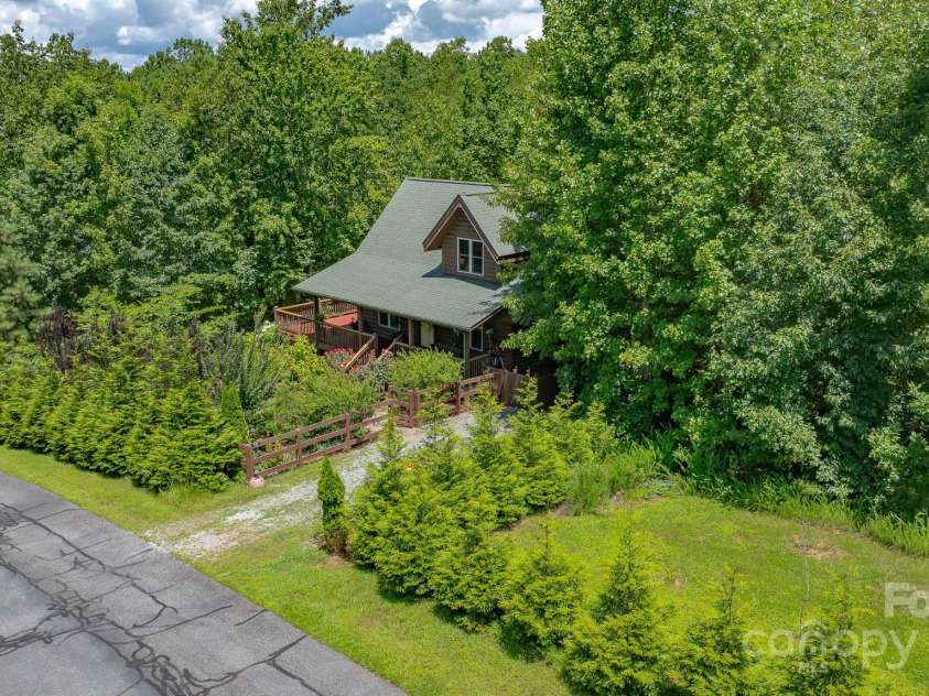 721 Grandview Loop, Nebo, NC 28761.  MLS# CAR4283375, YatesRealty ID 5818. 