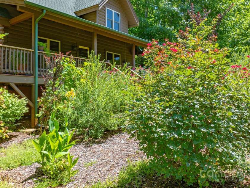 721 Grandview Loop, Nebo, NC 28761.  MLS# CAR4283375, YatesRealty ID 5818. 
