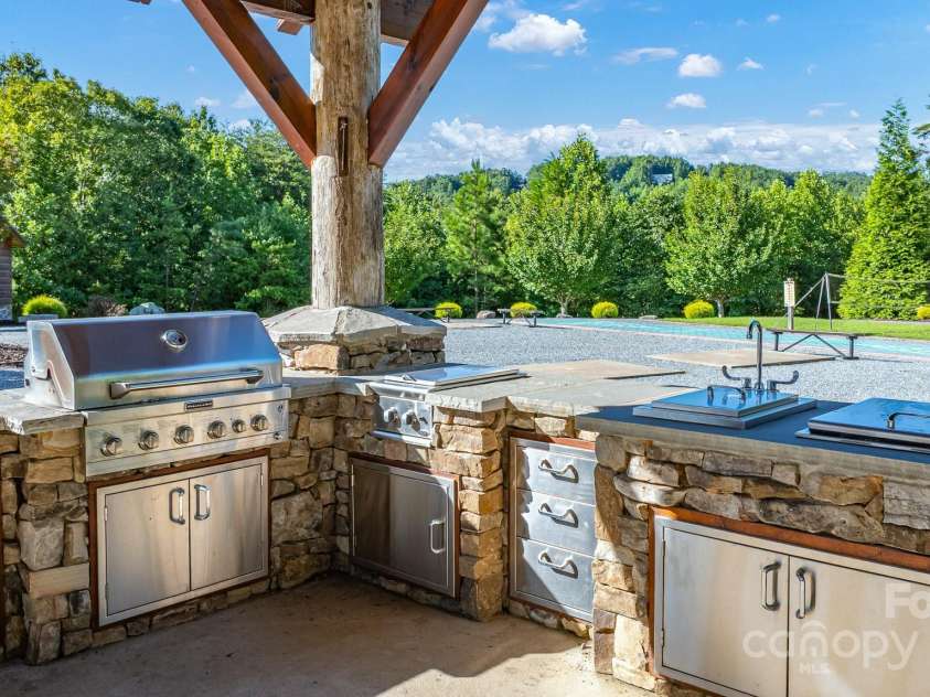 721 Grandview Loop, Nebo, NC 28761.  MLS# CAR4283375, YatesRealty ID 5818. 