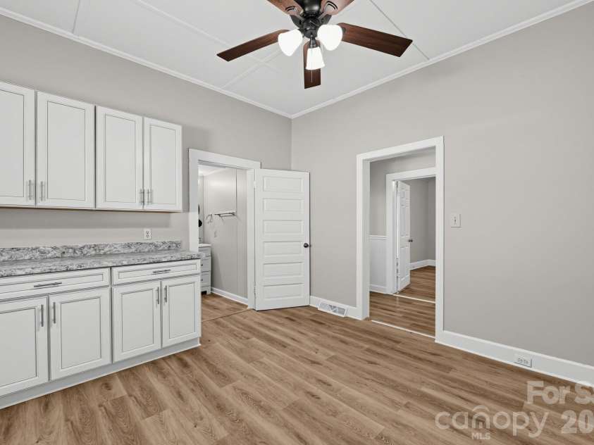 406 Doster Avenue, Mooresville, NC 28115.  MLS# CAR4437185, YatesRealty ID 58181. 