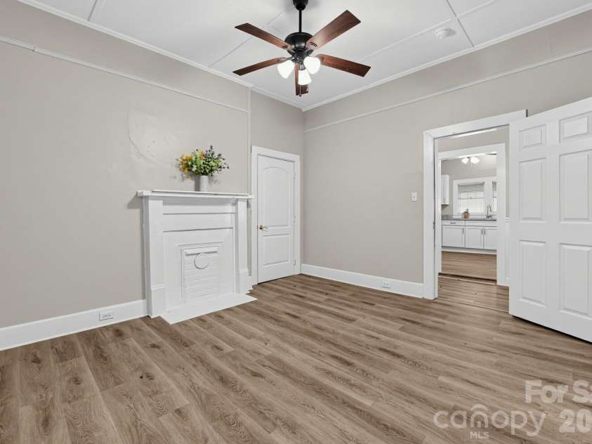 406 Doster Avenue, Mooresville, NC 28115.  MLS# CAR4437185, YatesRealty ID 58181. 