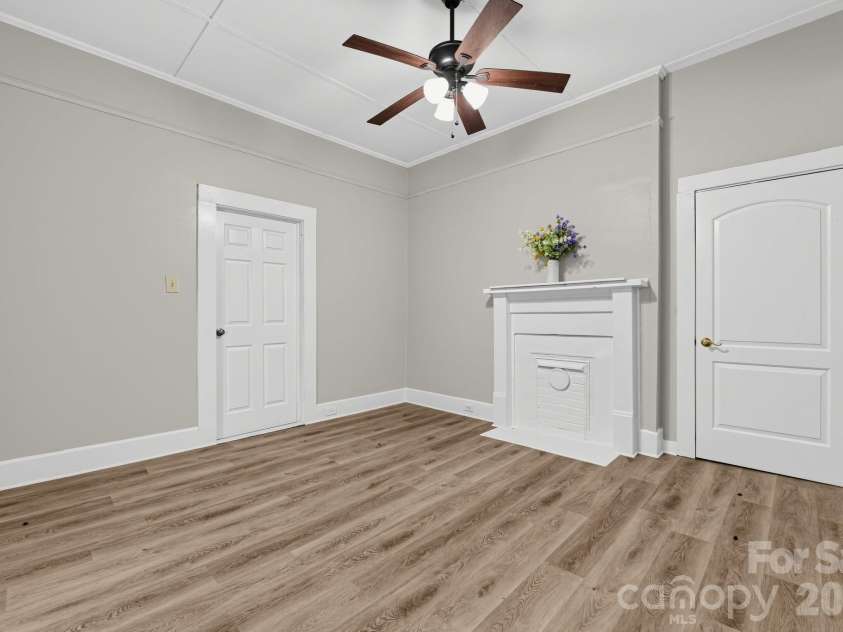 406 Doster Avenue, Mooresville, NC 28115.  MLS# CAR4437185, YatesRealty ID 58181. 