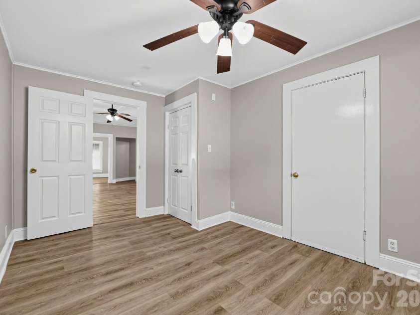 406 Doster Avenue, Mooresville, NC 28115.  MLS# CAR4437185, YatesRealty ID 58181. 
