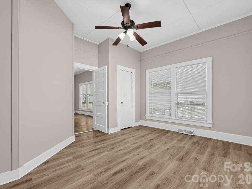 406 Doster Avenue, Mooresville, NC 28115.  MLS# CAR4437185, YatesRealty ID 58181. 