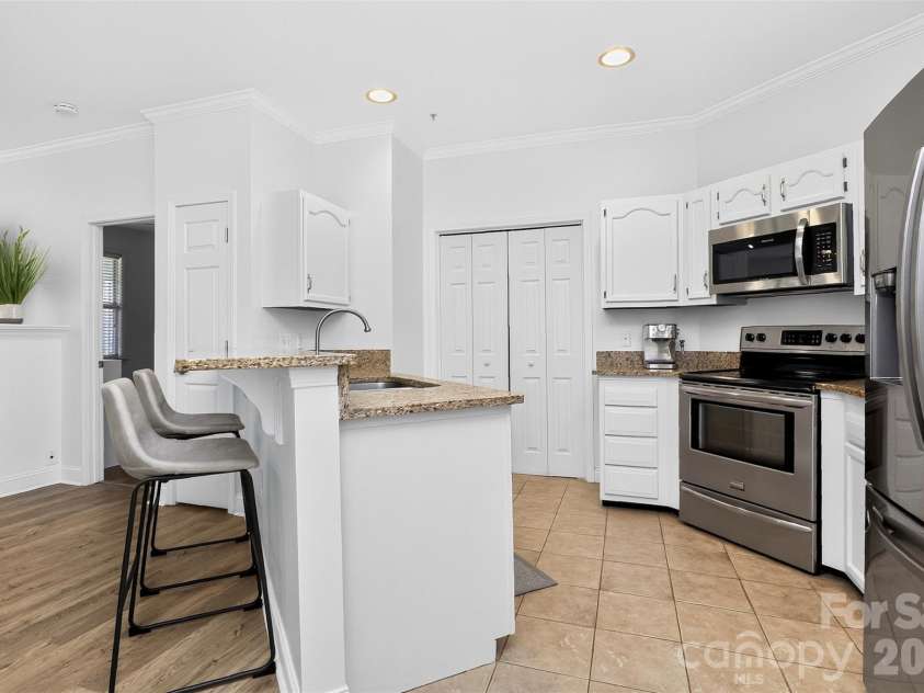 226 Torrence Street, Charlotte, NC 28204.  MLS# CAR4436359, YatesRealty ID 58189. 