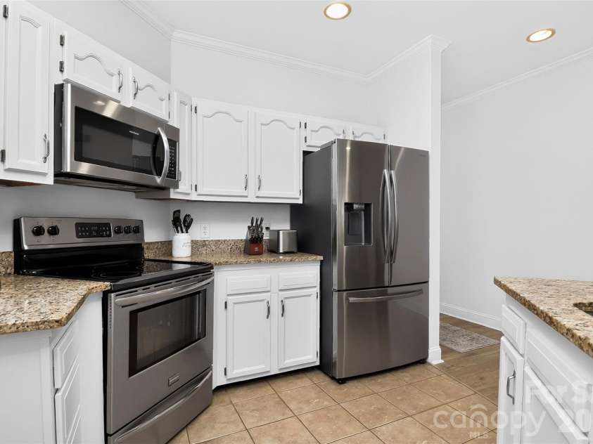 226 Torrence Street, Charlotte, NC 28204.  MLS# CAR4436359, YatesRealty ID 58189. 