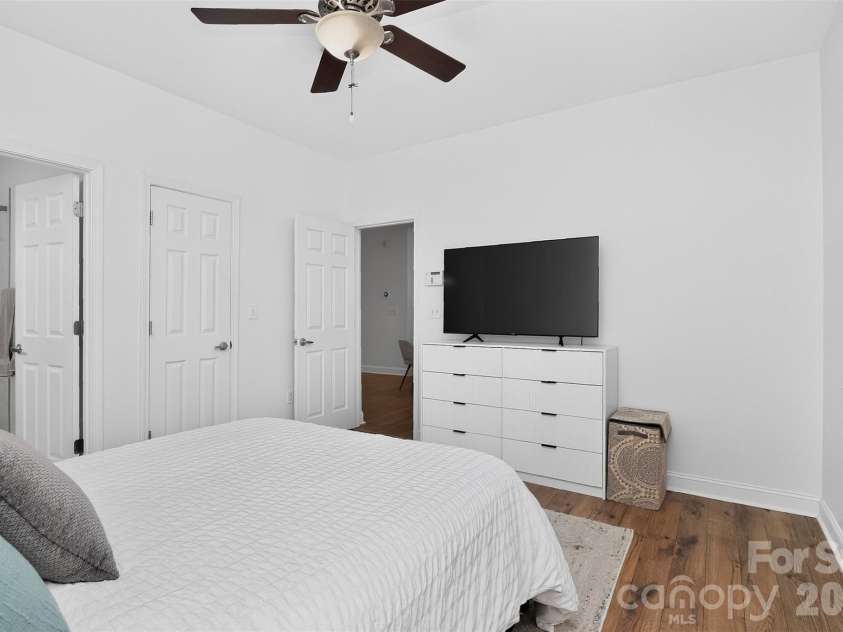 226 Torrence Street, Charlotte, NC 28204.  MLS# CAR4436359, YatesRealty ID 58189. 