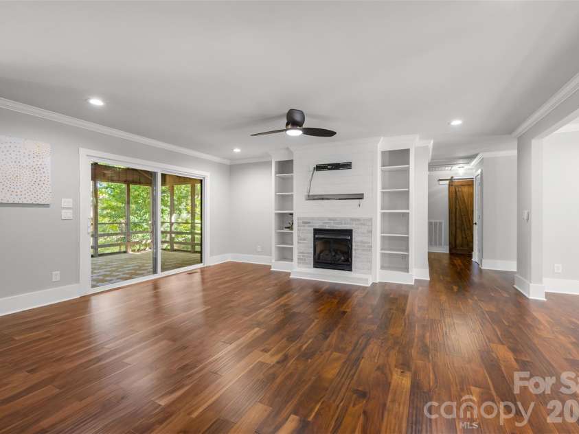 6 Catawba Ridge Court, Clover, SC 29710.  MLS# CAR4436158, YatesRealty ID 58191. Built in shelving